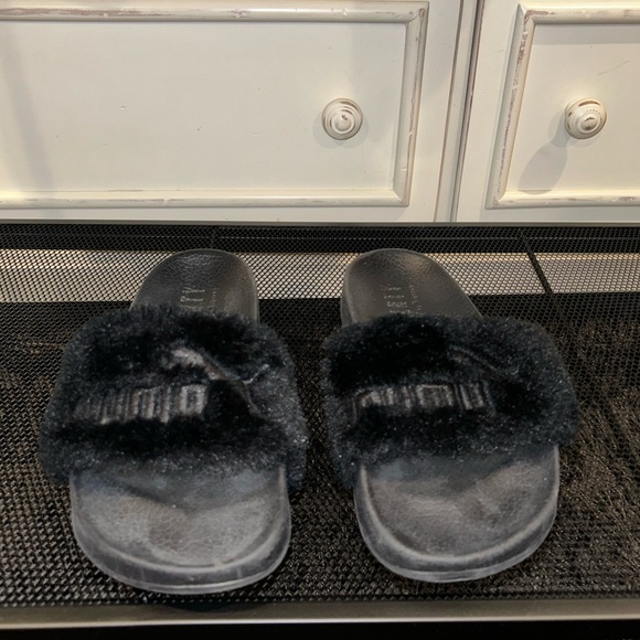 Fenty x Puma Faux Fur Slides - Picture 2 of 3